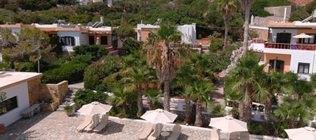 VANGELIS VILLAS 3 VILLAS & 2 APARTMENTS / 20 PAX
