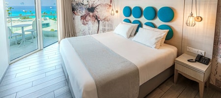 One Bedroom Suite - Limited Sea View