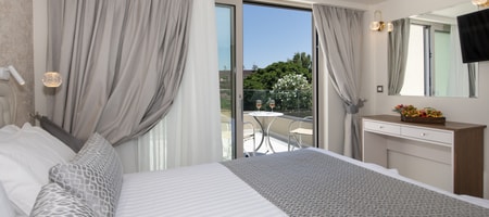 Deluxe Maisonette with Individual Pool