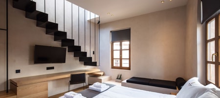 Penthouse Suite with Private Terrace Hot Tub & Old Town View