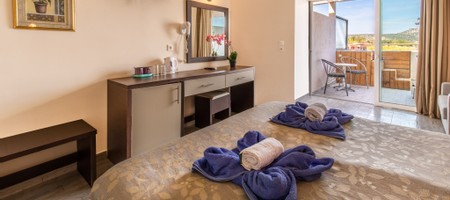 Deluxe Room with Outdoor Jacuzzi
