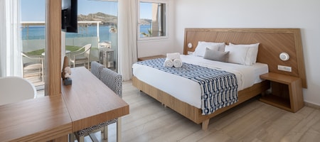 Sea Front Suite Bathtub