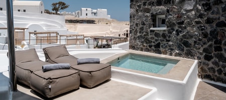 Cave Superior Suite with Jacuzzi