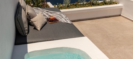 Deluxe Suite with Outdoor Heated Jacuzzi