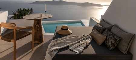 Honeymoon Suite with Outdoor Heated Jacuzzi
