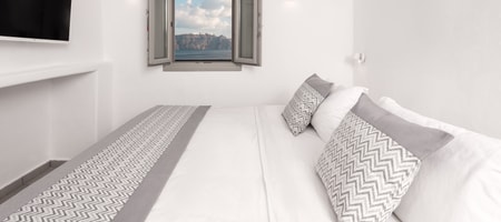 Petit Double Room with Caldera & Sea View
