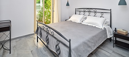 Suite Surfers - Double Room & 2 Single Beds with Jacuzzi