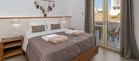 Famly Apartment with Sea View & Plunge Pool (Ground Floor)