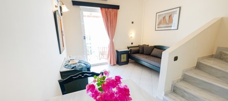 THIRA Maisonette with Garden View