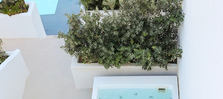 Family Suite with Jacuzzi and Pool View