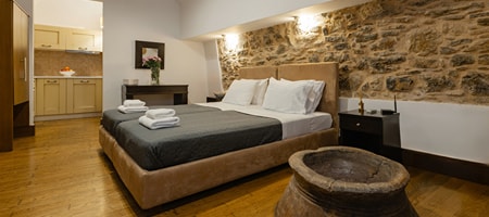 Voltes 10 - Deluxe Studio | 2 Single Beds & Private Kitchen | Sleeps 2