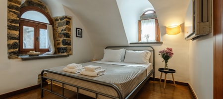Voltes 17 - Deluxe Duplex Studio | 1 Queen Size Bed | 2 Sofas | Sleeps 4