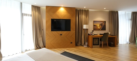 Deluxe Suite with Sea View