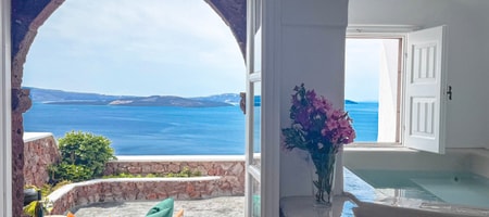 Aurora Grace Villa With Indoor Plunge  Pool & Caldera View