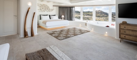 Queen Suite with Wide Sea View
