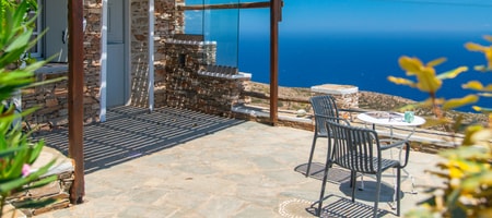 Double room with garden and sea view