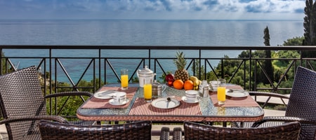 VILLA BEACH FRONT