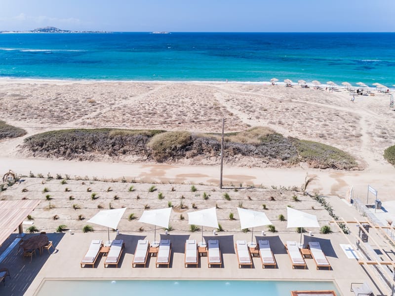 Ammothines Cycladic Suites — διαμονή πάνω στους αμμόλοφους της παραλίας Πλάκα Νάξου