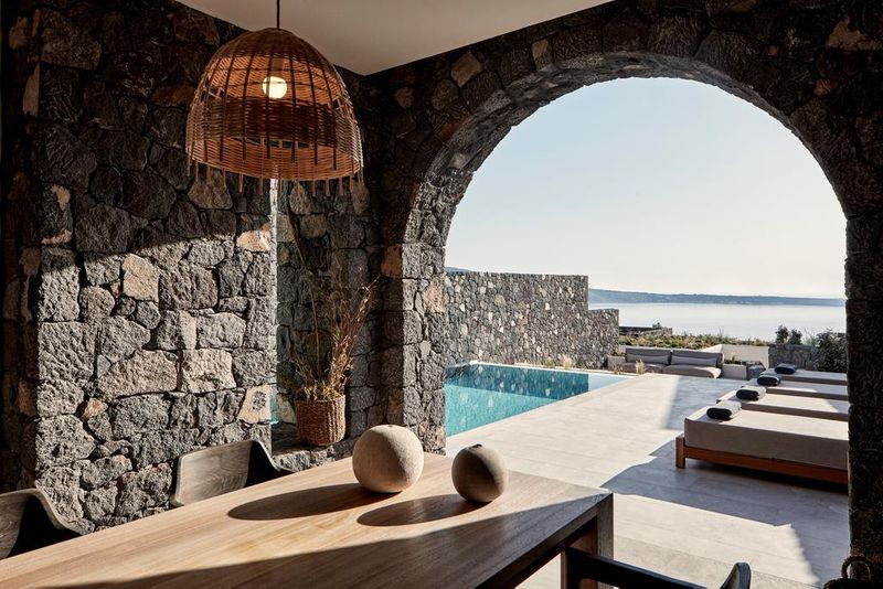 Canaves Epitome — πολυτελές resort στη βόρεια Οία με θέα στη θάλασσα