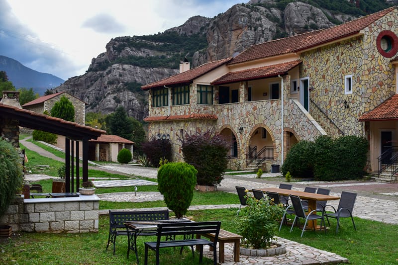 Muntenia Inn Apartments & Suites