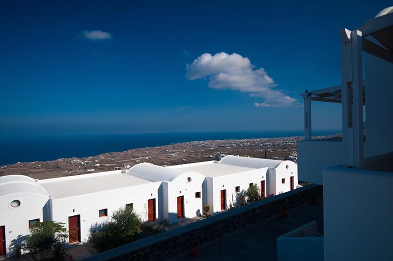 Splendour Hotel and Suites — μοντέρνα πολυτέλεια στο Φηροστεφάνι Σαντορίνης