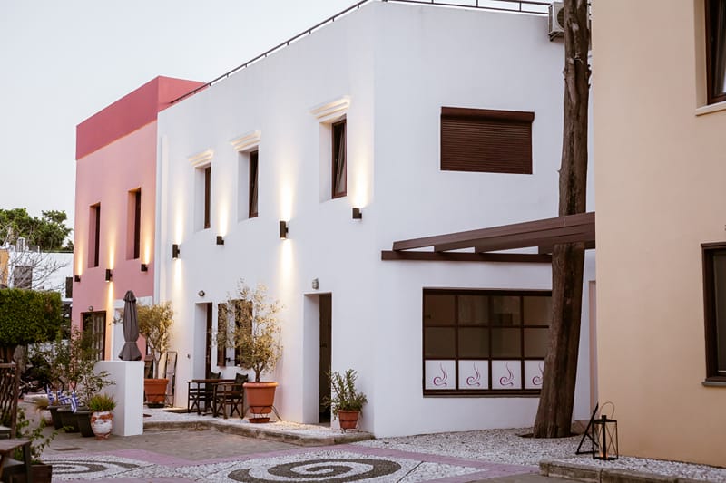 Utopia Luxury Suites | Old Town photo 3