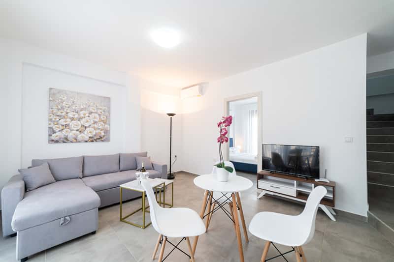 Two - Bedroom Duplex with Garden