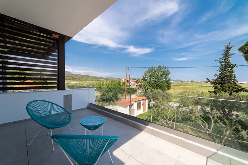 Two - Bedroom Duplex with Garden
