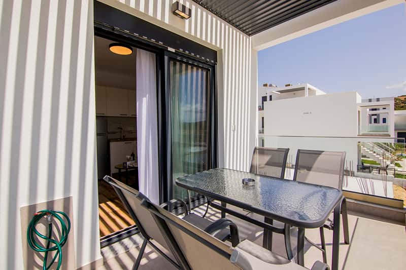 One Bedroom Apartment with Pool Access