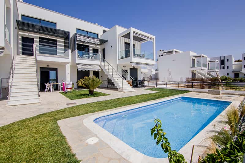 Two Bedroom Loft with Pool Access