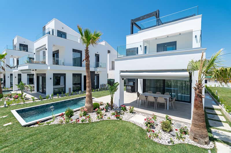 Three-Bedroom villa with Private Pool & Rooftop