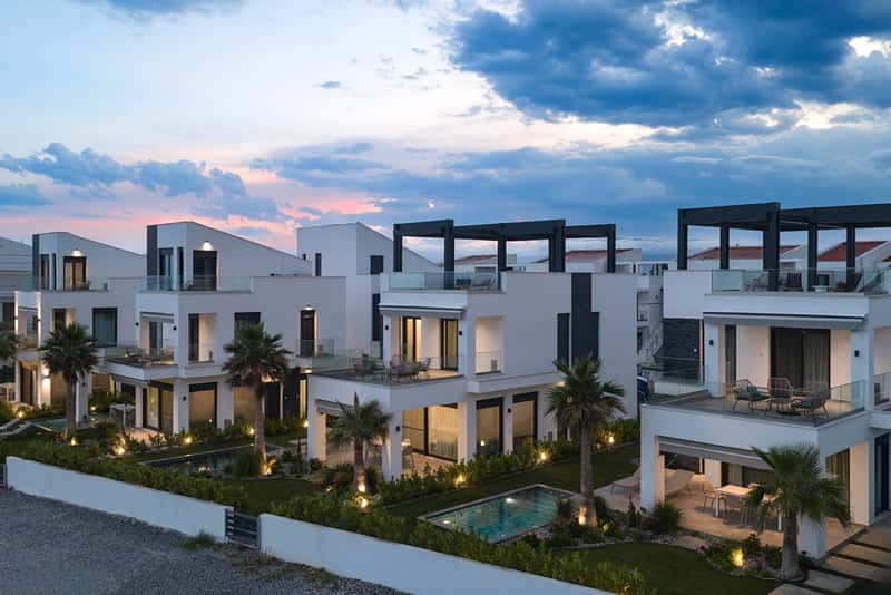 Three-Bedroom villa with Private Pool & Rooftop