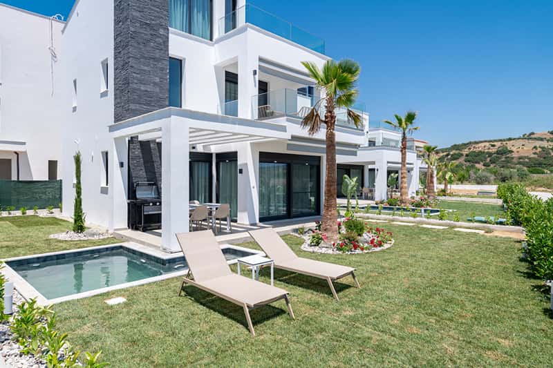 Four-Bedroom villa with Private Pool