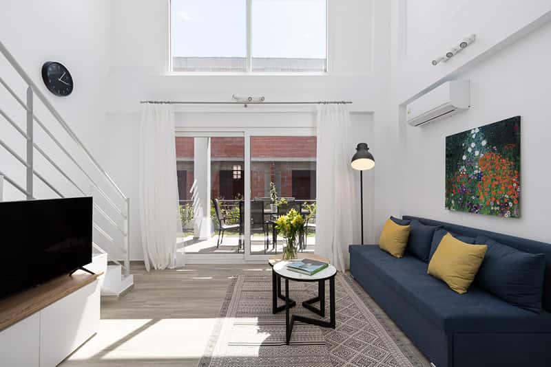 Two - Bedroom Duplex With Garden