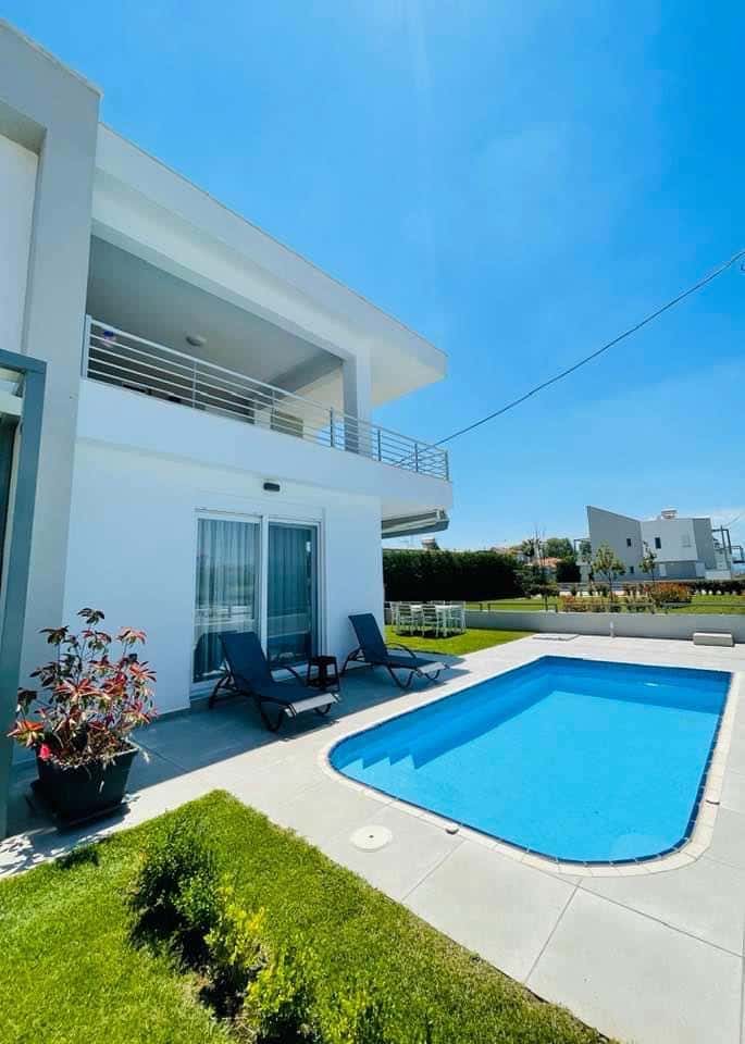 Three-Bedroom Duplex with Private Pool